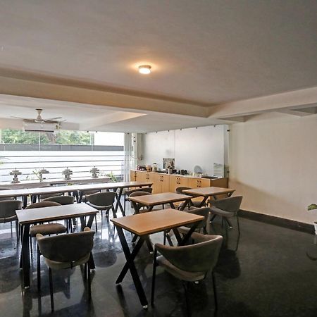 Townhouse Hotel Royal Oak Gurgaon Bagian luar foto